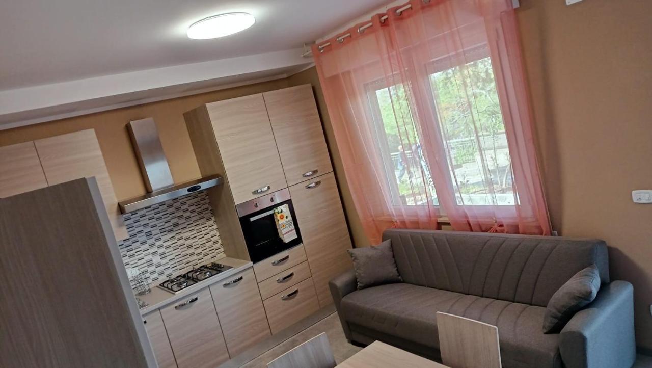 Villa Paoletti, Appartamento Confortevole Nel Cuore Di 格拉达拉 外观 照片